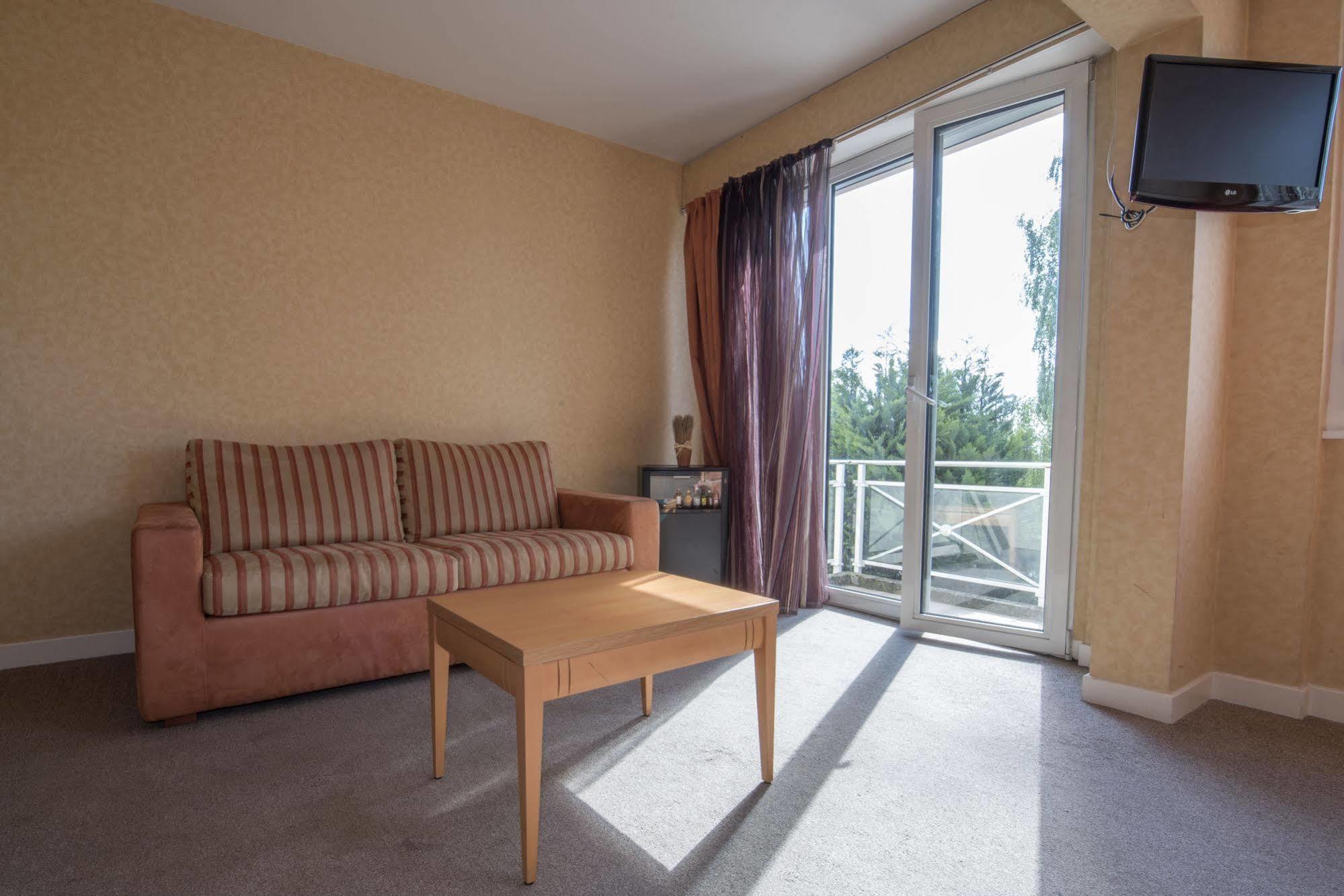Hotel Le Jura Divonne-les-Bains Kültér fotó