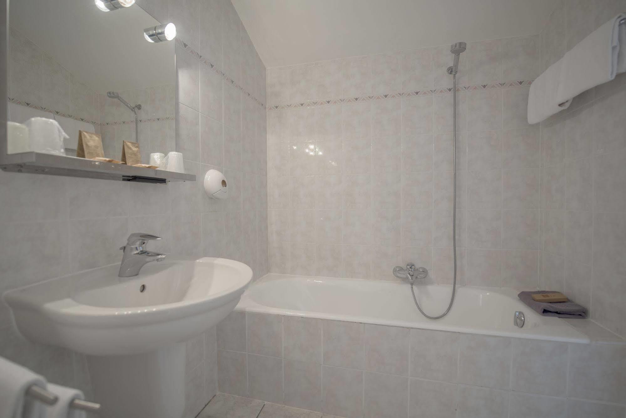 Hotel Le Jura Divonne-les-Bains Kültér fotó